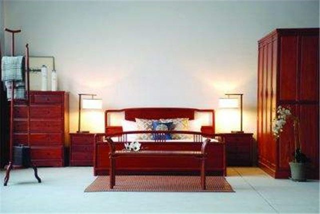 赛博体育它是世界最贵红木沙发：百位大师花6年时间做成售价4千万(图2)