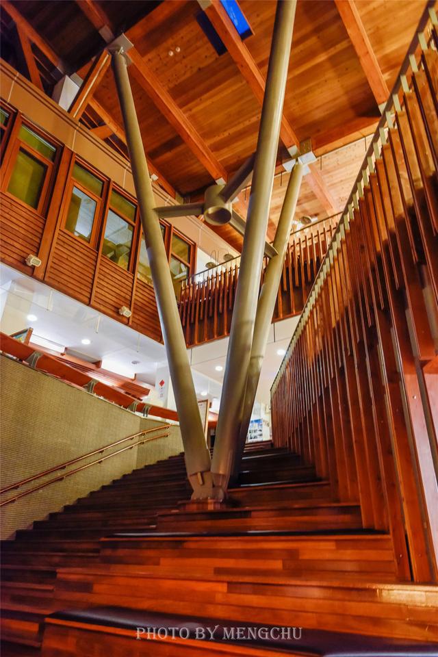 森林里长出的木头建筑全世界最美的图书馆——北投图书馆赛博体育(图3)