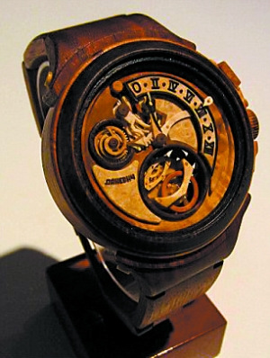 乌克兰工匠打造“全木”手表(图)赛博体育(图1)