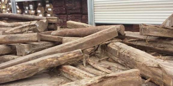 世界上最贵的木材：1公斤上万元不识货的拿它当柴烧你家有吗(图2)