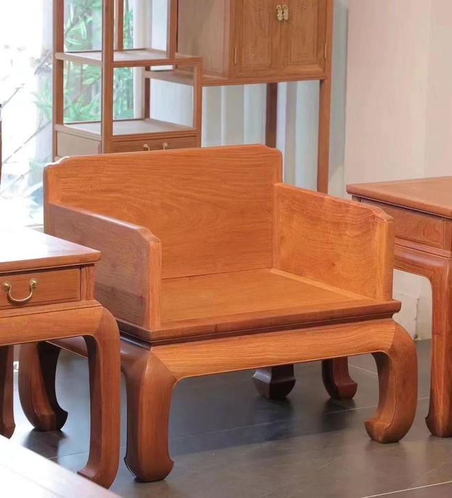 做成这样的一款精品品质沙发只有两种木材可以做得到(图2)